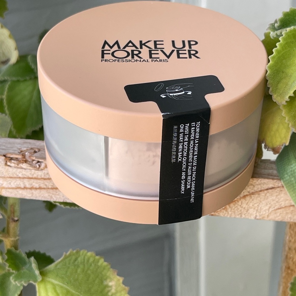 Make Up For Ever Twist & Light Finishing Powder In 2 Medium - Picture 7 of 7